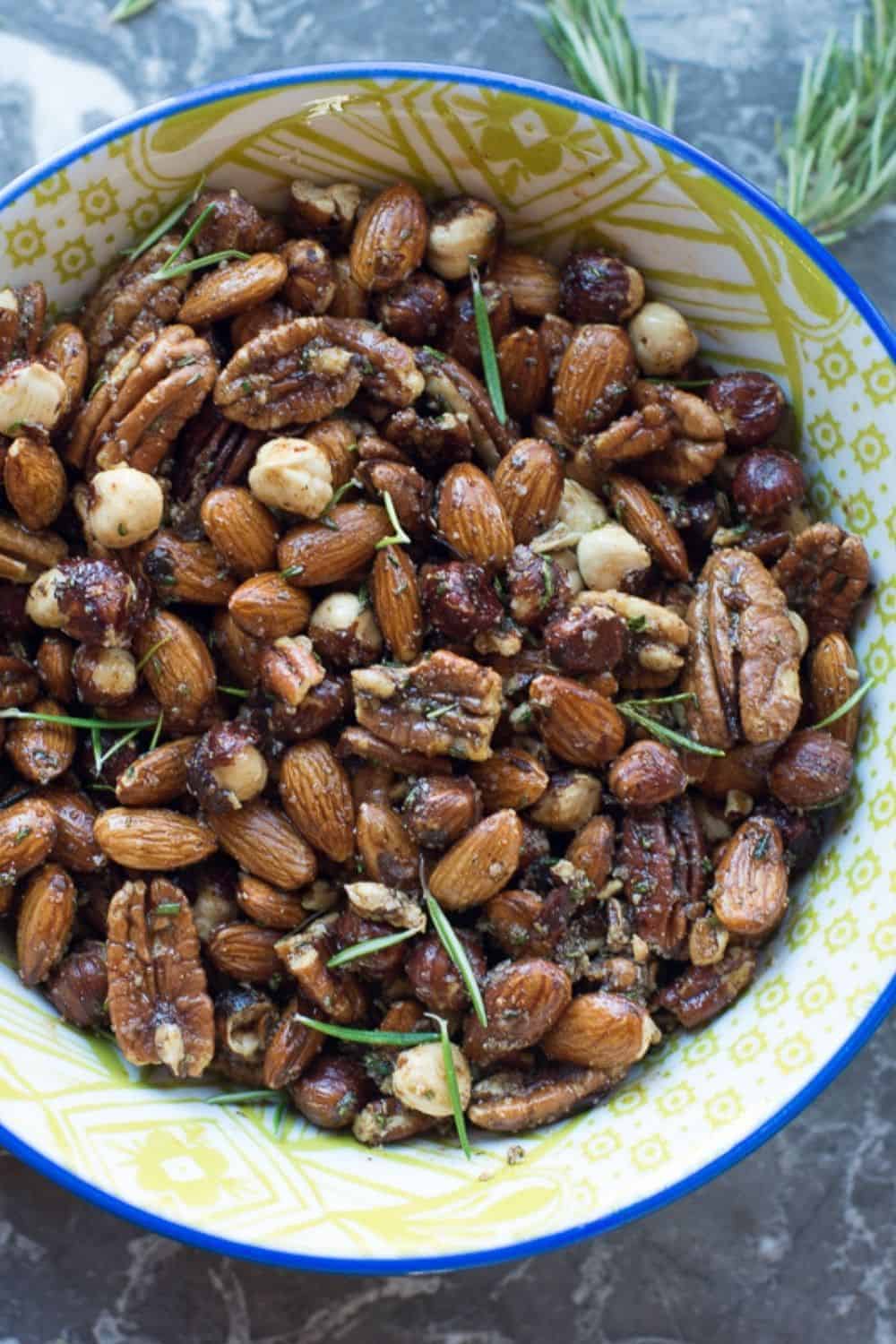 https://www.foodologygeek.com/wp-content/uploads/2017/10/savory-roasted-nuts-featured-image.jpg