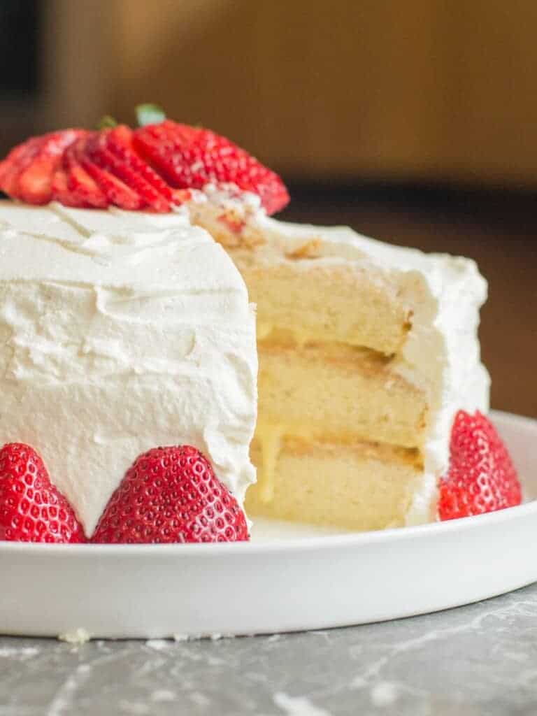 Vanilla sponge cake with pastry cream and fresh strawberries