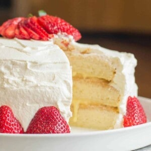 Vanilla sponge cake with pastry cream and fresh strawberries