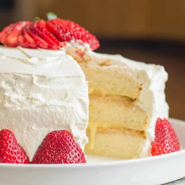 Vanilla sponge cake with pastry cream and fresh strawberries