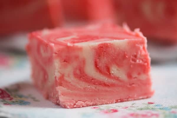 Sweet strawberry fudge made with strawberry marshmallow cream. #valentinesday #fudge #strawberry #marshmallowcreme Strawberry fudge