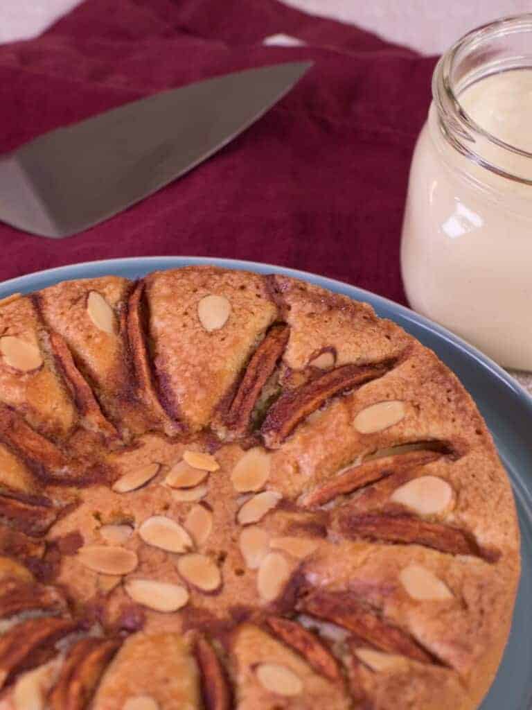 Almond and apple cake