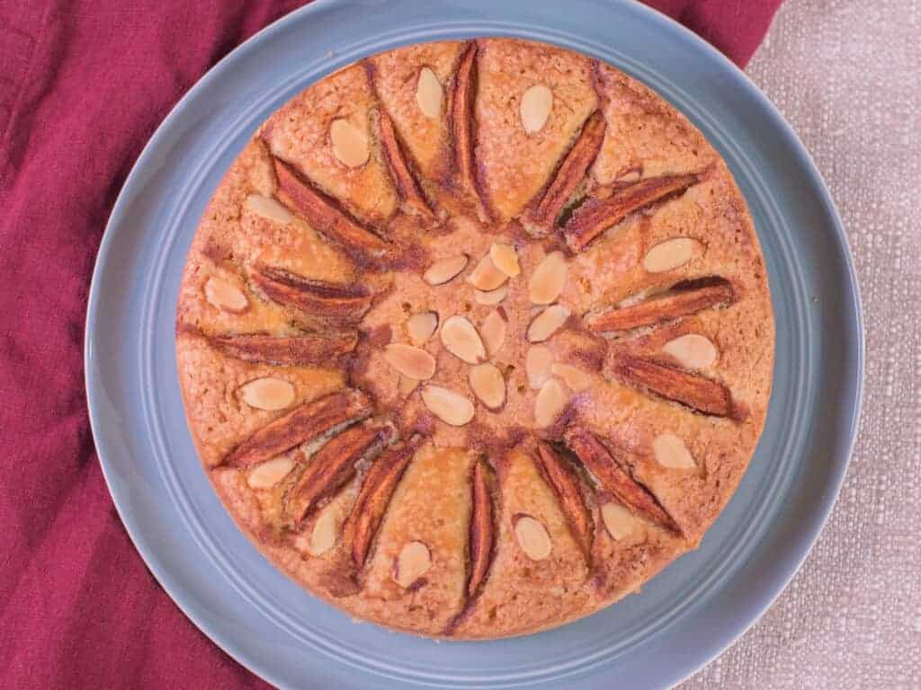 homemade apple and almond cake, a scandanavian recipe