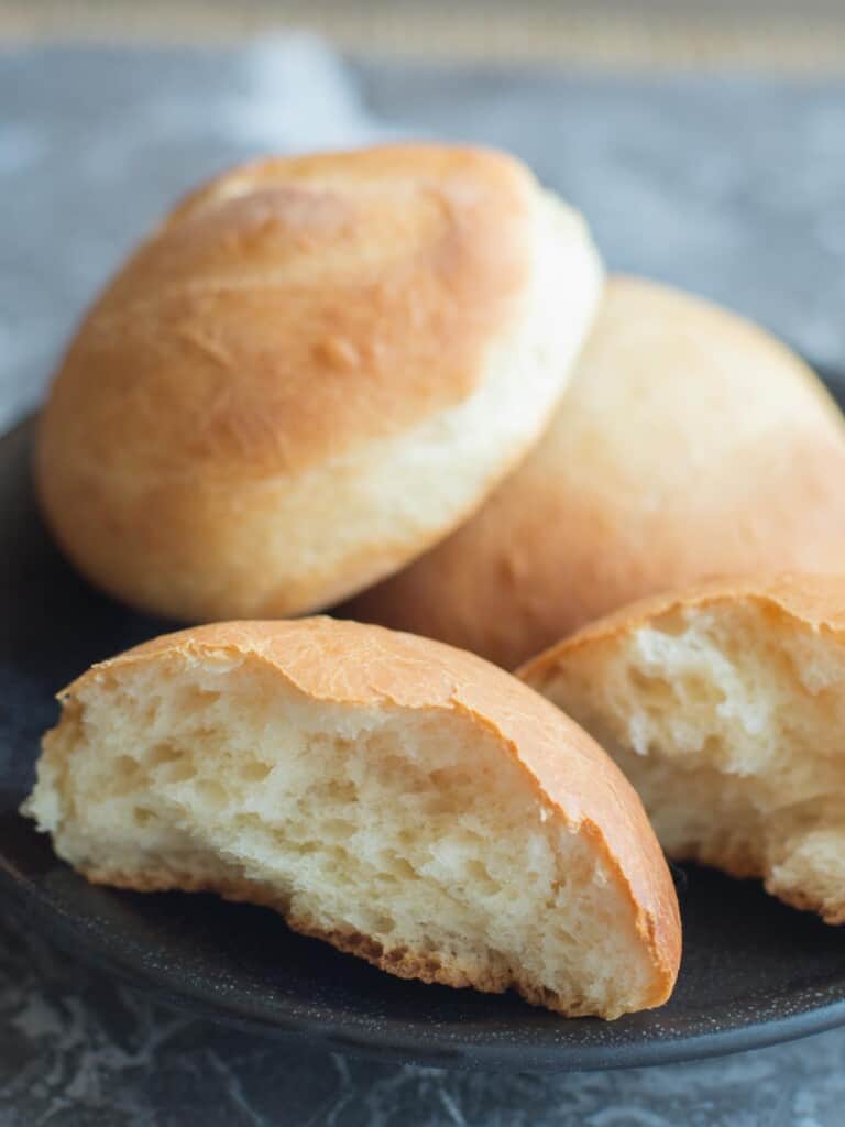 homemade dinner rolls, inside 