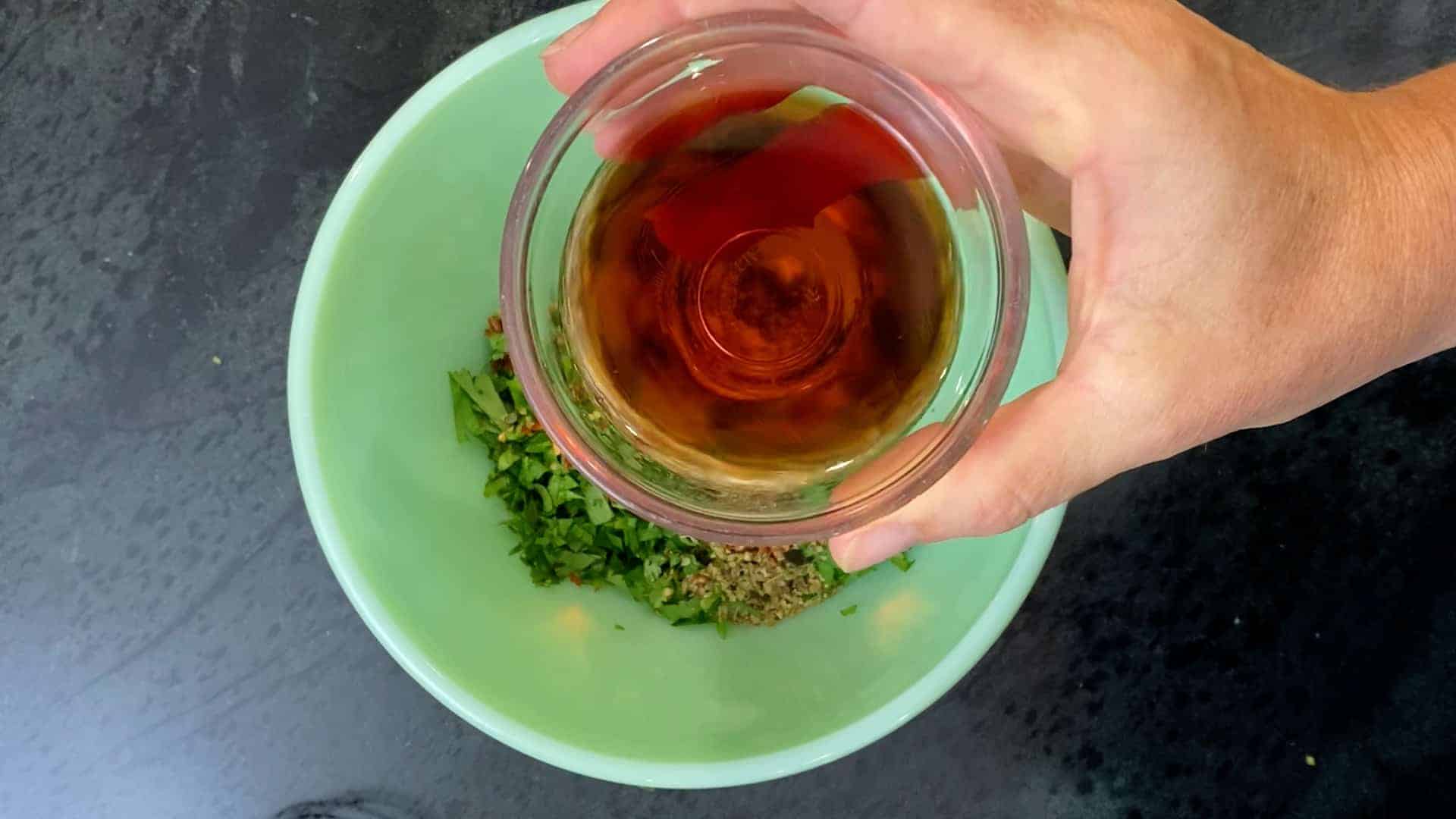 Chimichurri Sauce 🌶 (Authentic Argentinian) Foodology Geek