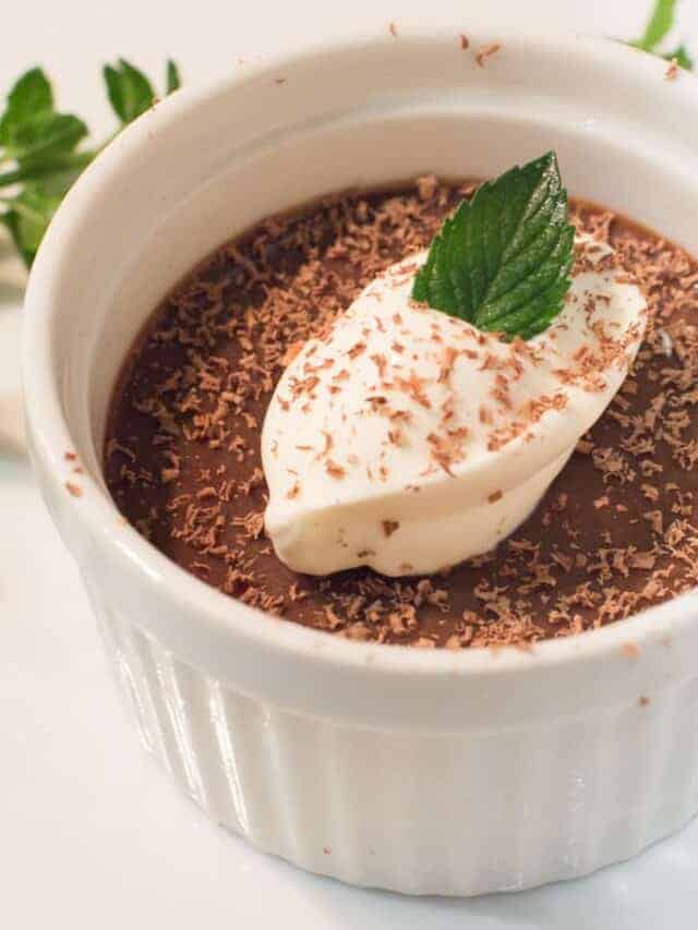 Decadent Chocolate Pot de Creme Recipe (EASY) Foodology Geek