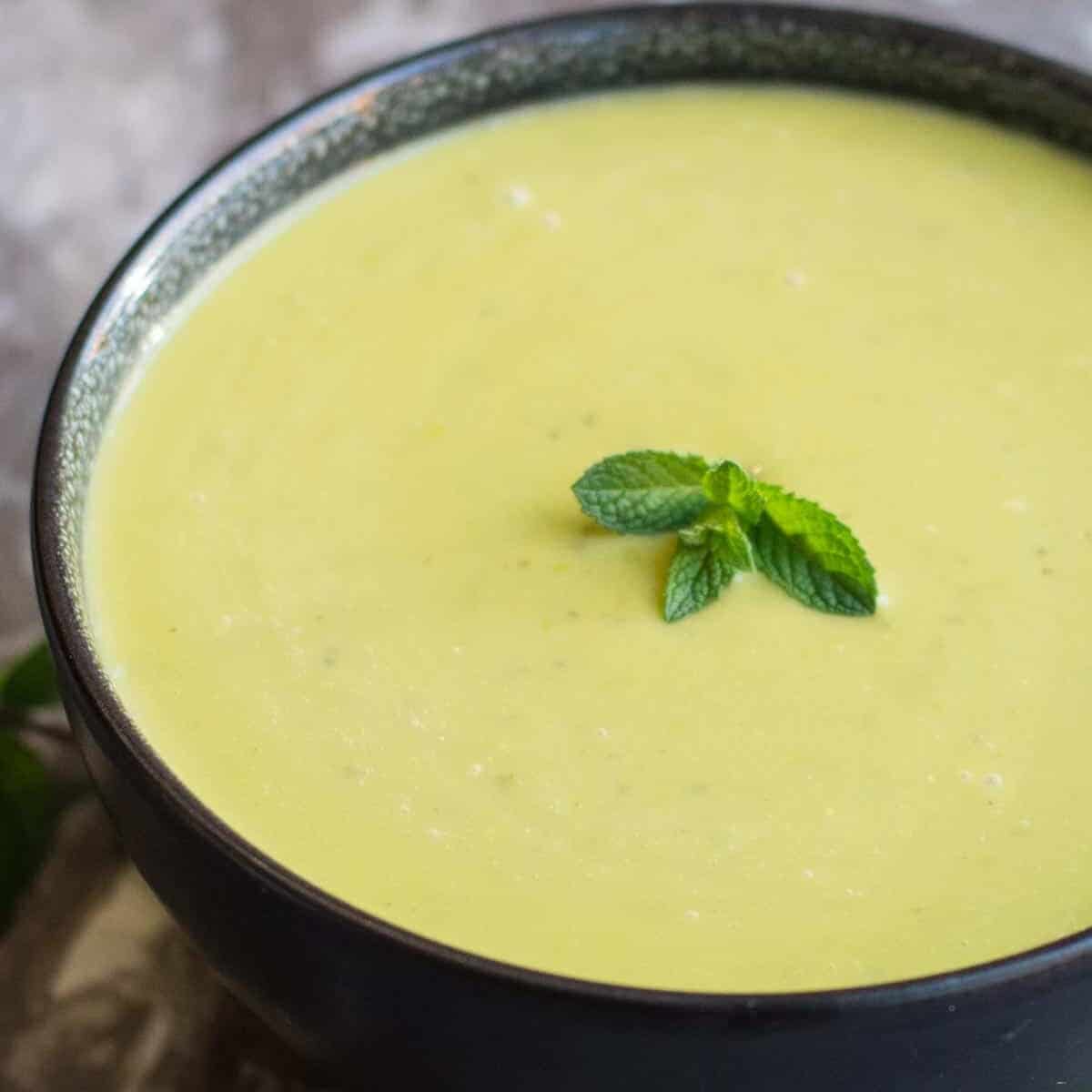 Easy Fresh Pea Soup Recipe