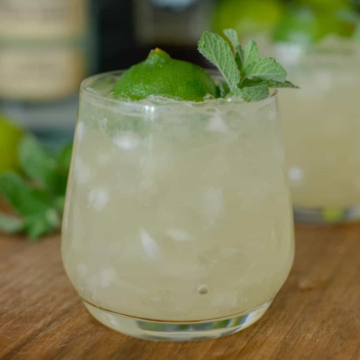 https://www.foodologygeek.com/wp-content/uploads/2021/07/the-orignal-mai-tai-recipe.jpg