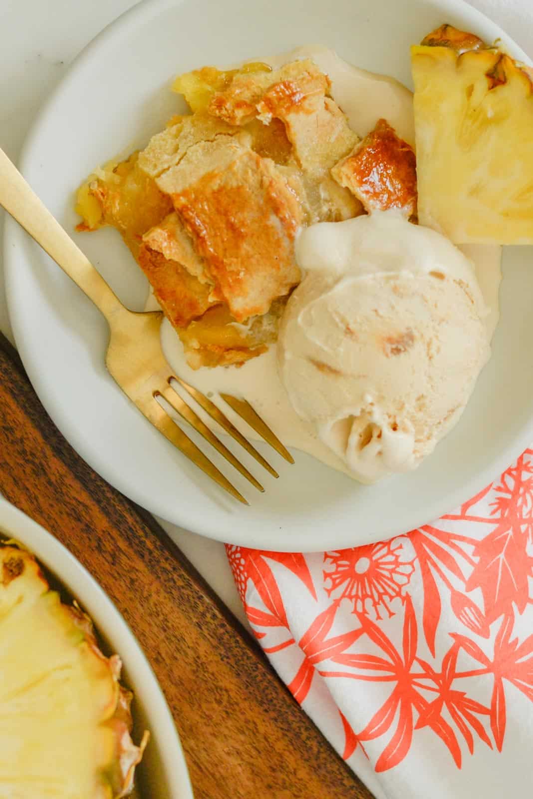 mexican pineapple dessert recipe. pineapple pie with ice cream