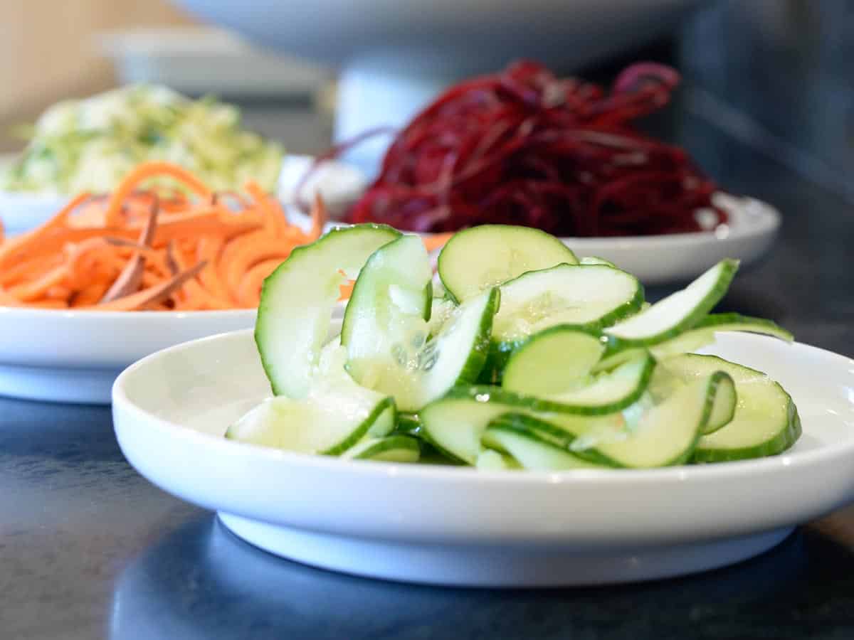 What is a Spiralizer and what to do with it? - Foodology Geek