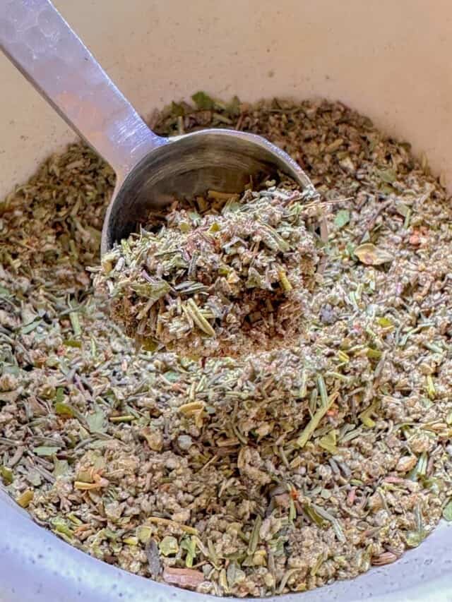 Homemade Poultry Seasoning Recipe Foodology Geek