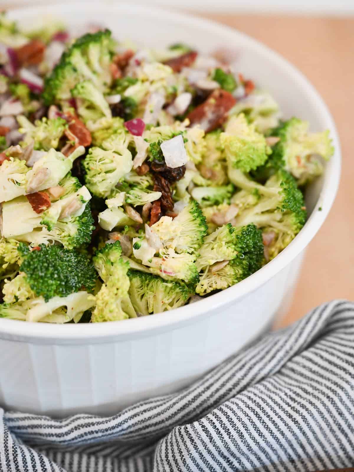 everyones favorite midwestern chopped broccoli salad