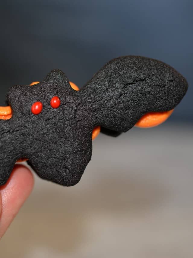 bat oreo sandwich cookies