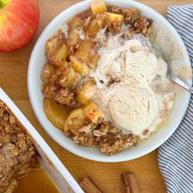 Apple Crisp Recipe: Foolproof & Deliciously Crisp