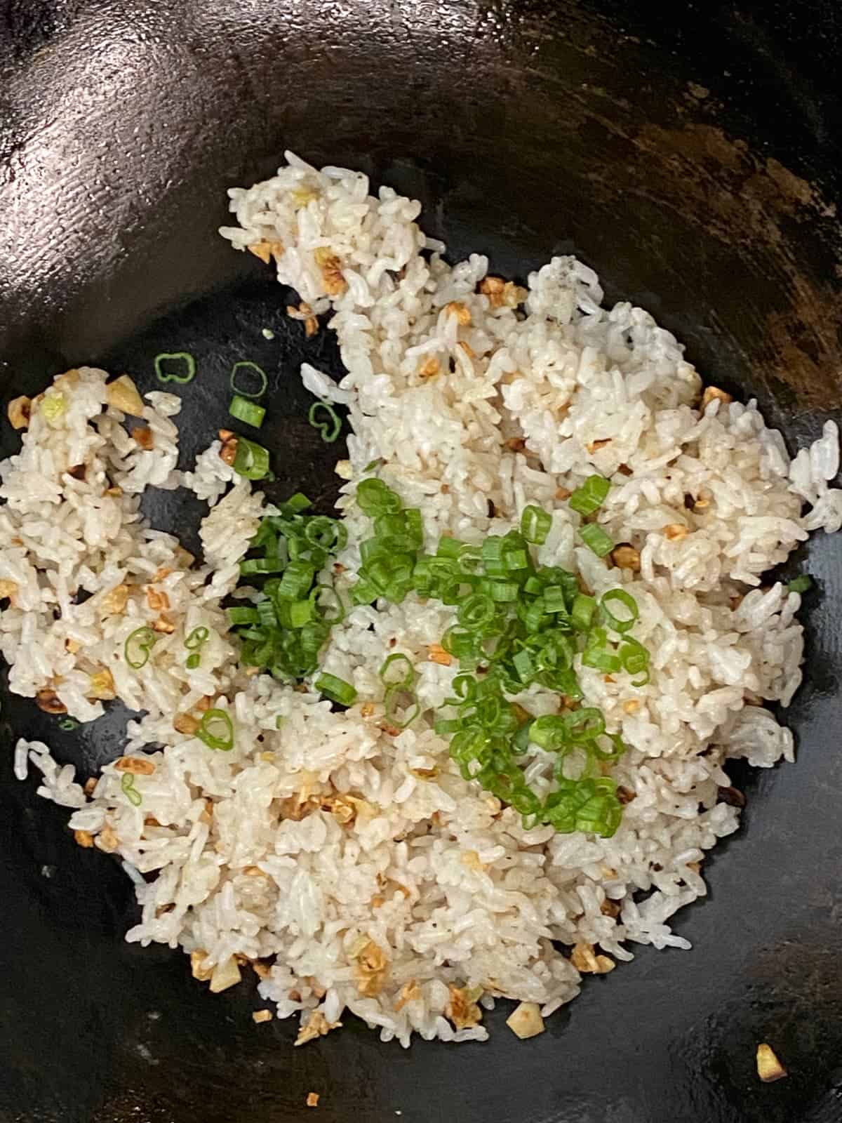 wok with garlic fried rice